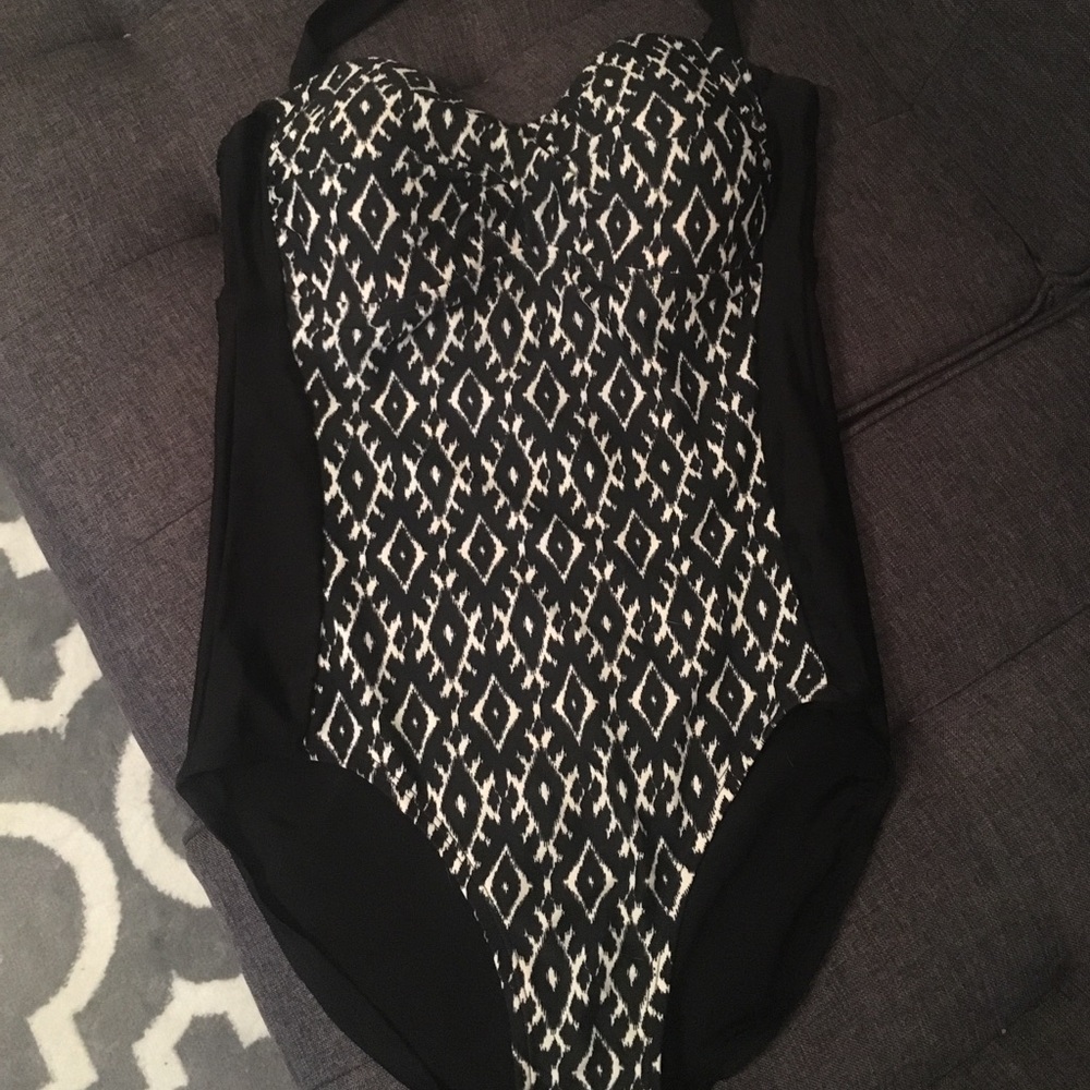 Patterned one piece swimsuit